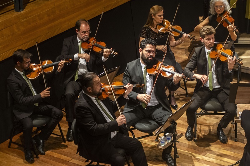 Orquestra de Câmara de Curitiba apresenta Festival Tchaikovsky com obras famosas do compositor russo. 
Foto: Levy Ferrreira/SECOM