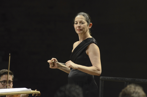 Claudia Feres